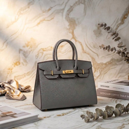 HERMES Birkins
Hard Togo leather
Gold Hardware
With long Belt strap
With BOX
🎁🎁🎁

Size : 25 cm

110 dhs✅

Zain239
♥️♥️♥️