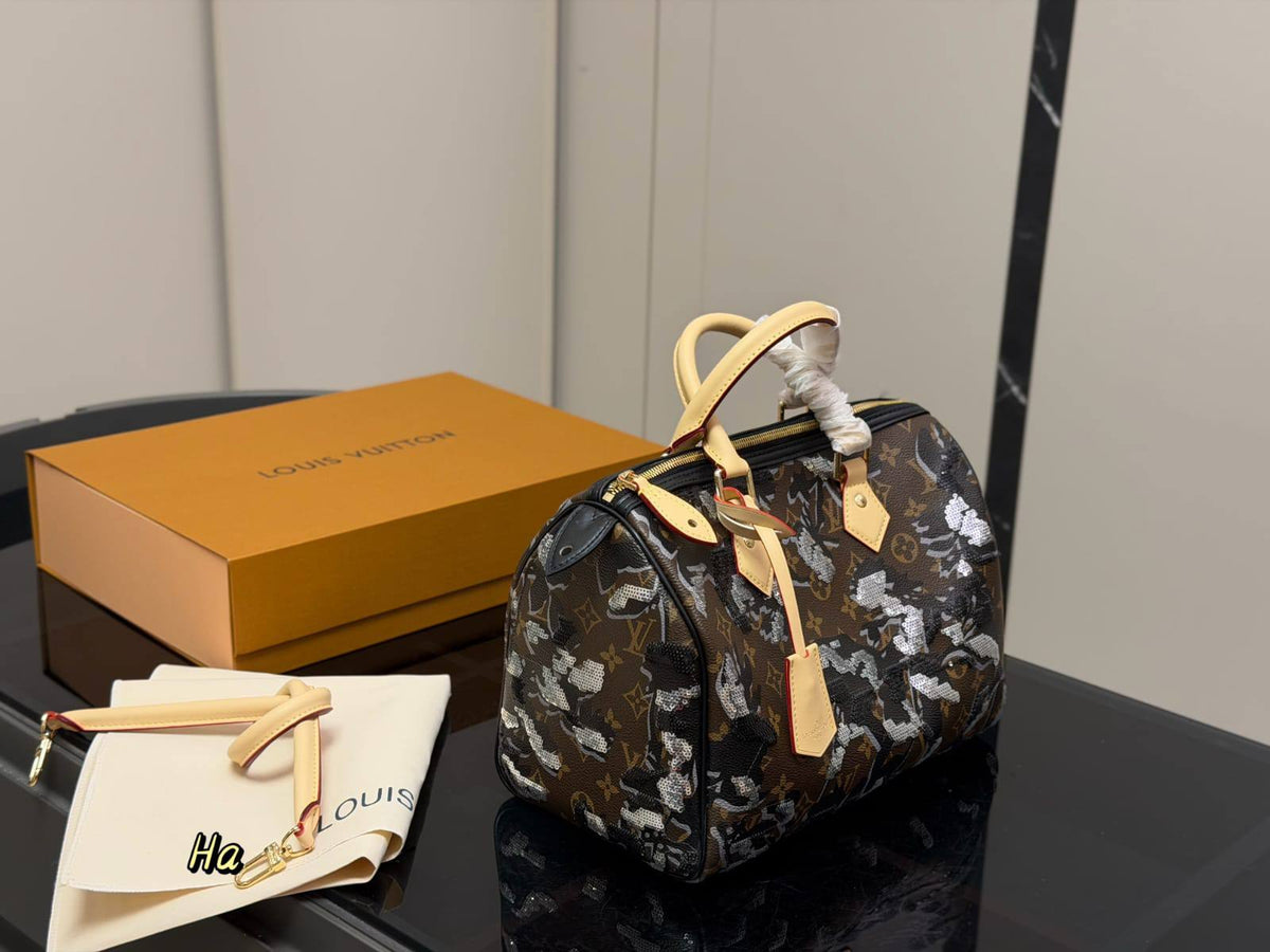 LV

30cm 
320 dhs🇦🇪🇦🇪

Zain10
♥️♥️♥️