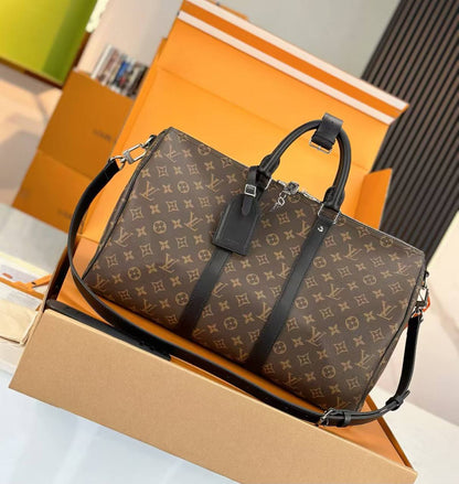 Available for pre order 
Original Quality 💯💯
Available delivery free 🚚
For Price 👇 WhatsApp✅
0568585901 
0507557372
0552275751 Owner Zain 👌

Zain71
♥️♥️♥️