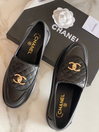 Chanel  
AAA master quality 
Size 36………41 
450 dhs💓

Zain180
♥️♥️♥️