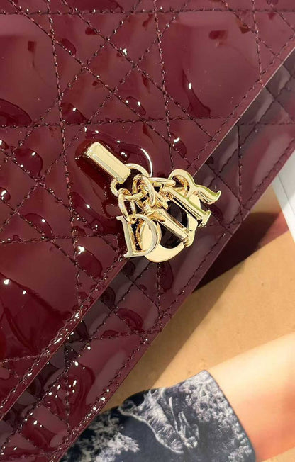 Dior Master
320 dhs🪙🌨️
#21cm

Zain228
♥️♥️♥️