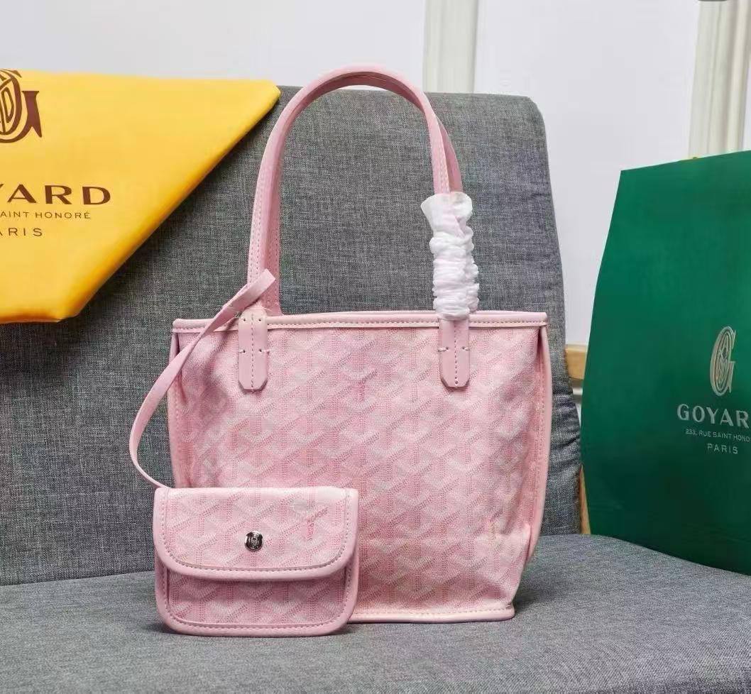 Goyard
30 cm
65 dhs🇦🇪

Zain17
♥️♥️♥️