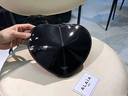 ALAÏA 

100 dhs🇦🇪🇦🇪

with box
size 23×18×10cm

Zain42
♥️♥️♥️