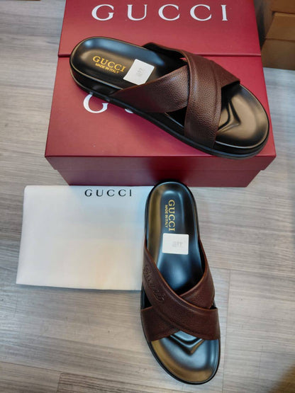 Gucci Men Slipper 
New Collection High Quality 
Size 40 To 45
120 dhs✅

Zain16
♥️♥️♥️