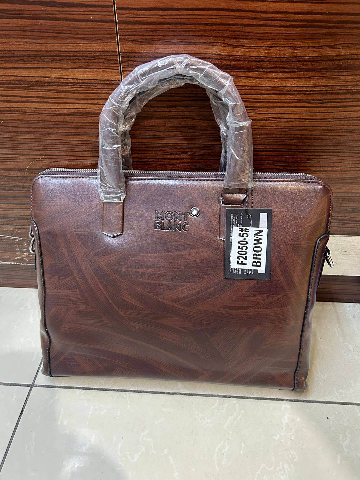 Laptop bag 
85 dhs💓

Zain190
♥️♥️♥️