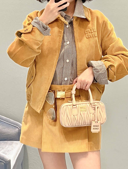 MIU MIU 

NEW CAME 
HIGH QUALITY 

WITH BOX 
115 dhs🇦🇪🇦🇪

Zain39
♥️♥️♥️