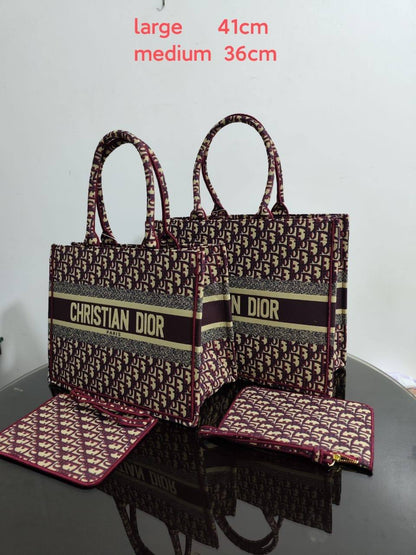 Dior

100 dhs✅    36cm
110 dhs✅   41cm

Zain26
♥️♥️♥️