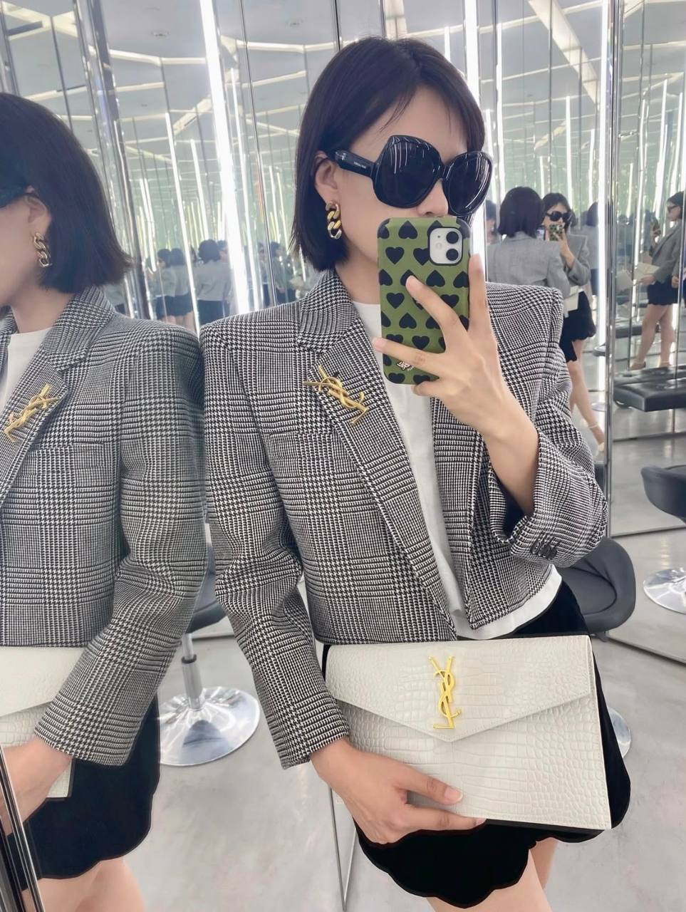 YSL 
COPY ONE 
WITH BOX 
190 dhs🇦🇪🇦🇪

Zain295
♥️♥️♥️