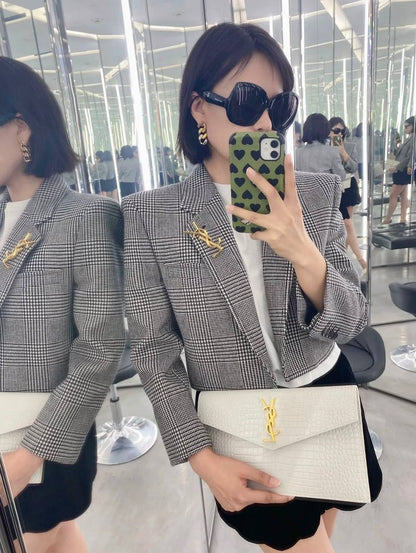 YSL 
COPY ONE 
WITH BOX 
190 dhs🇦🇪🇦🇪

Zain295
♥️♥️♥️
