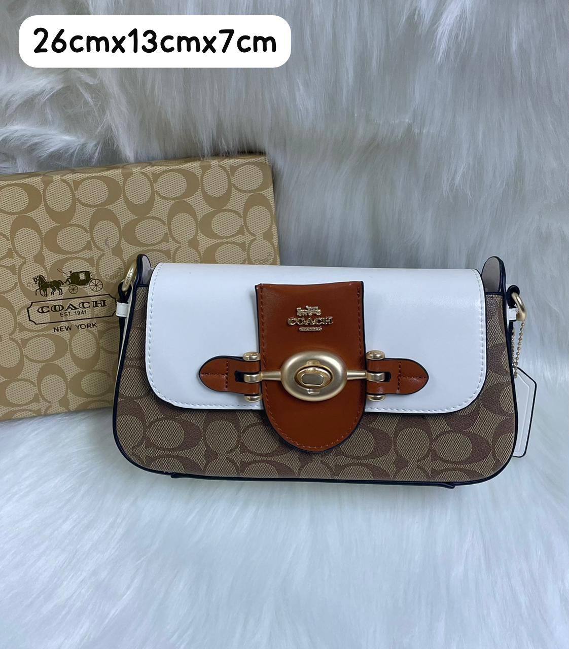 Coach
95 dhs✅ 

with box
🎁🎁🎁

Zain72
♥️♥️♥️
