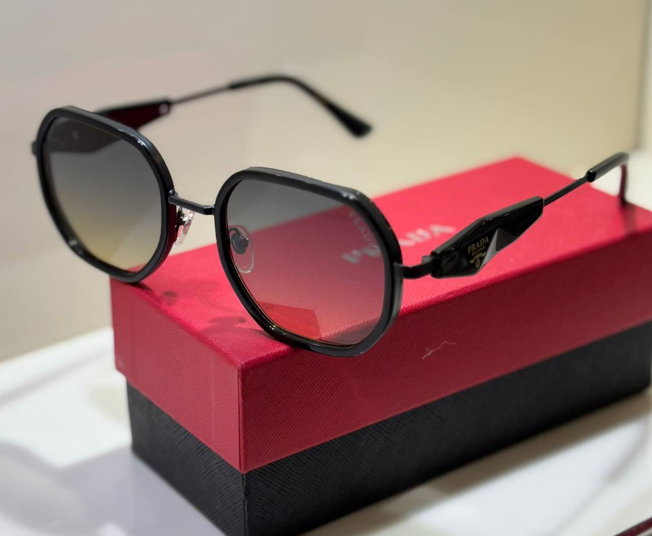 MASTER QUALITY…....😍
Prada
180 dhs🪙🌨️
NEW COLLECTIONS 🔥

Zain108
♥️♥️♥️