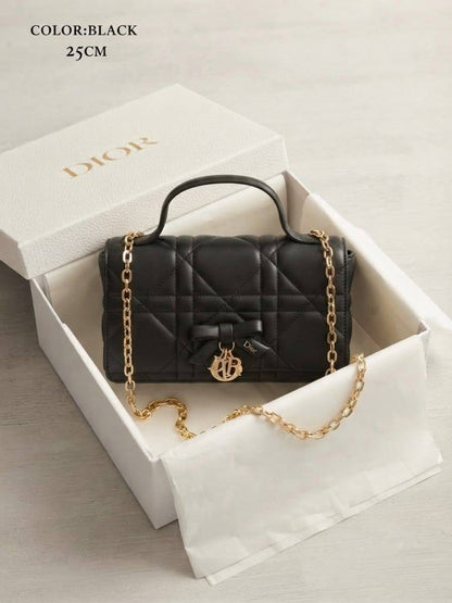 Dior ᴄᴀɴɴᴀɢᴇ ʙᴏᴡ
sᴏғᴛ ᴄᴀʟғsᴋɪɴ ʟᴇᴀᴛʜᴇʀ
ᴡɪᴛʜ ɢᴏʟᴅ ᴄʜᴀɪɴ sᴛʀᴀᴘ
sɪᴢᴇ : 25 cm
ᴡɪᴛʜ BOX

110 dhs✅

Zain31
♥️♥️♥️