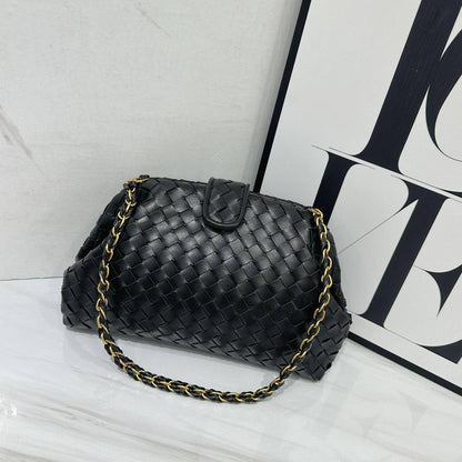 BOTTEGA 

HIGH QUALITY 
WITH BOX 

RESTOCK 
125 dhs🇦🇪🇦🇪

SIZE: 30cm

Zain295
Zain39
♥️♥️♥️