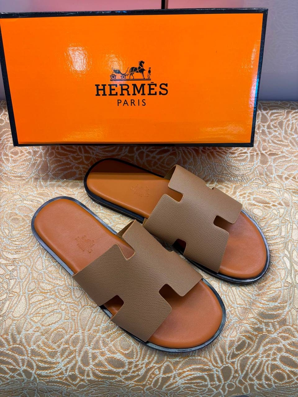 Hermes
90 dhs🇦🇪🇦🇪
sizes 40-45

Zain161
♥️♥️♥️