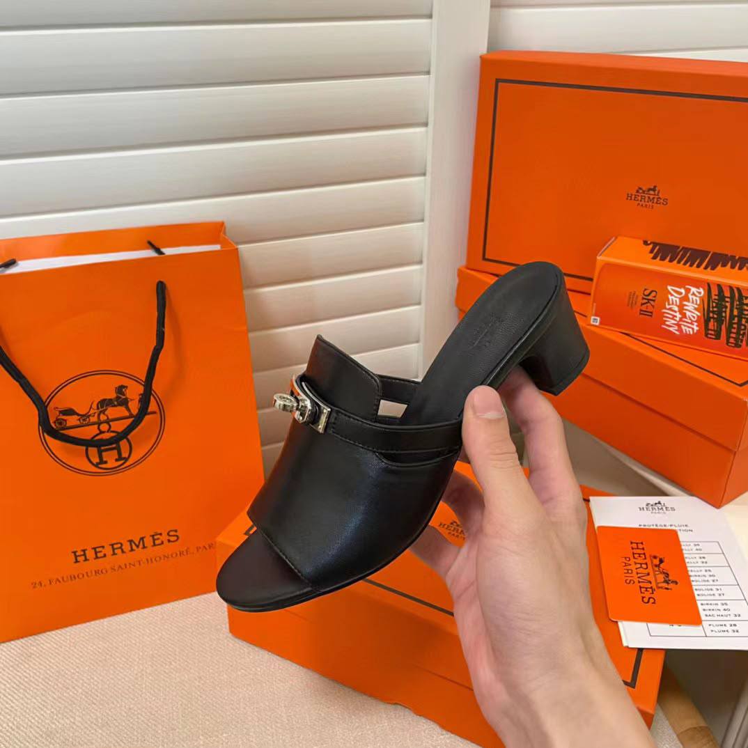 Hermes
Size 36-42 
120 dhs✅

Zain132
♥️♥️♥️