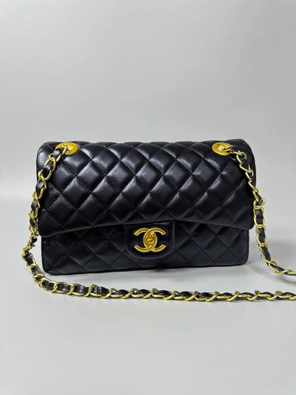Chanel

High quality
With box 

115 dhs🇦🇪🇦🇪🇦🇪

Zain50
♥️♥️♥️
