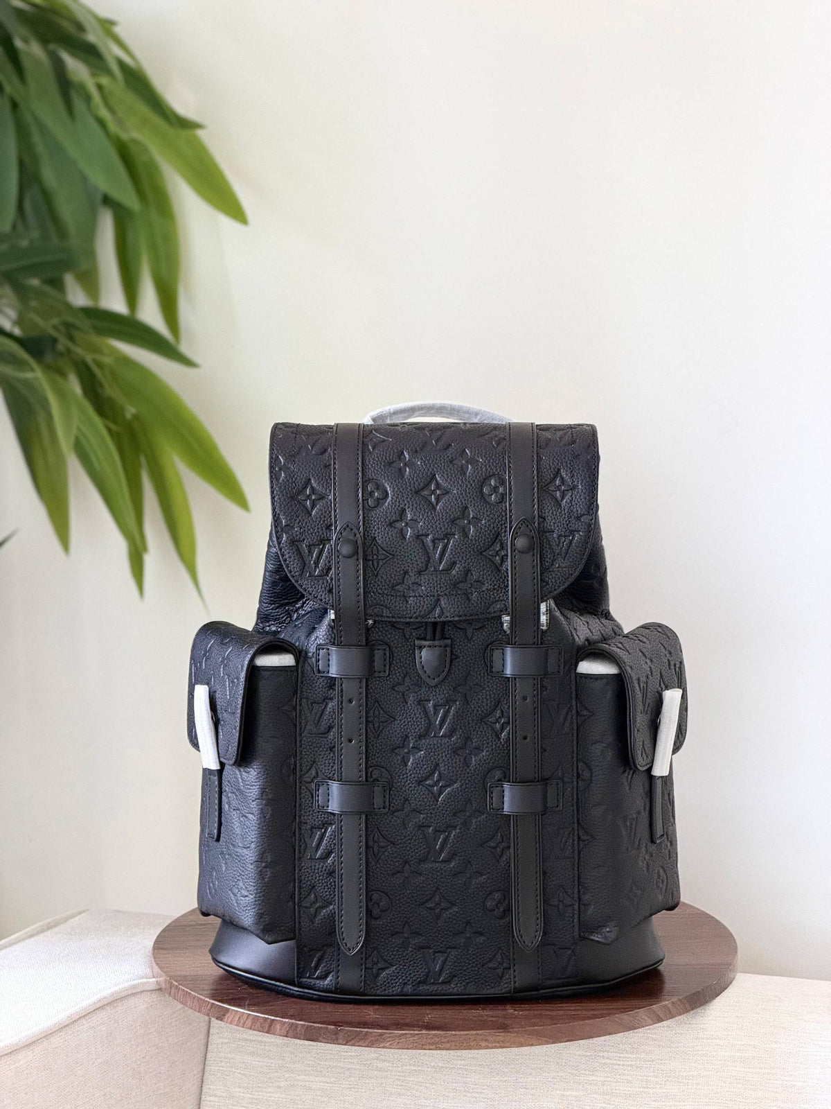 BRAND- LOUIS VUITTON
BACKPACK 
SUPER MASTER QUALITY 
WITH PAPER BAG

For Price 👇 WhatsApp✅
0568585901 
0507557372
0552275751 Owner Zain 👌

Zain267
♥️♥️♥️