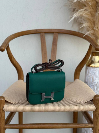 HERMES
18cm
340 dhs💓
Top quality 
With box🎁

Zain167
♥️♥️♥️