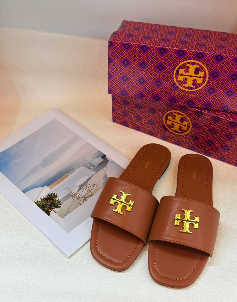 Slippers
Size 36-41
65 dhs✅

Zain236
♥️♥️♥️