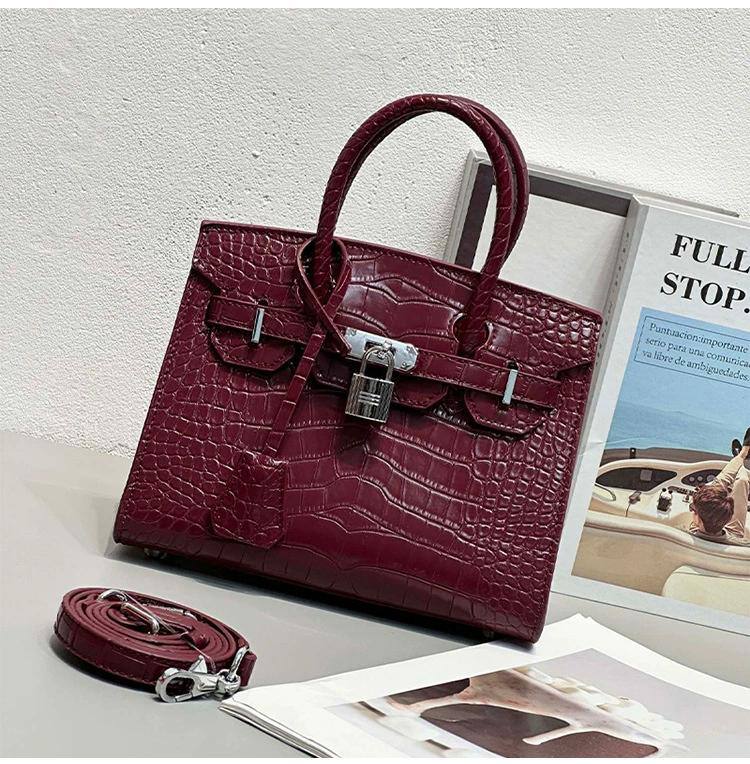 Hermes

Best quality

With box’s
🎁🎁🎁

110 dhs❤️
size 20cm

Zain158
♥️♥️♥️