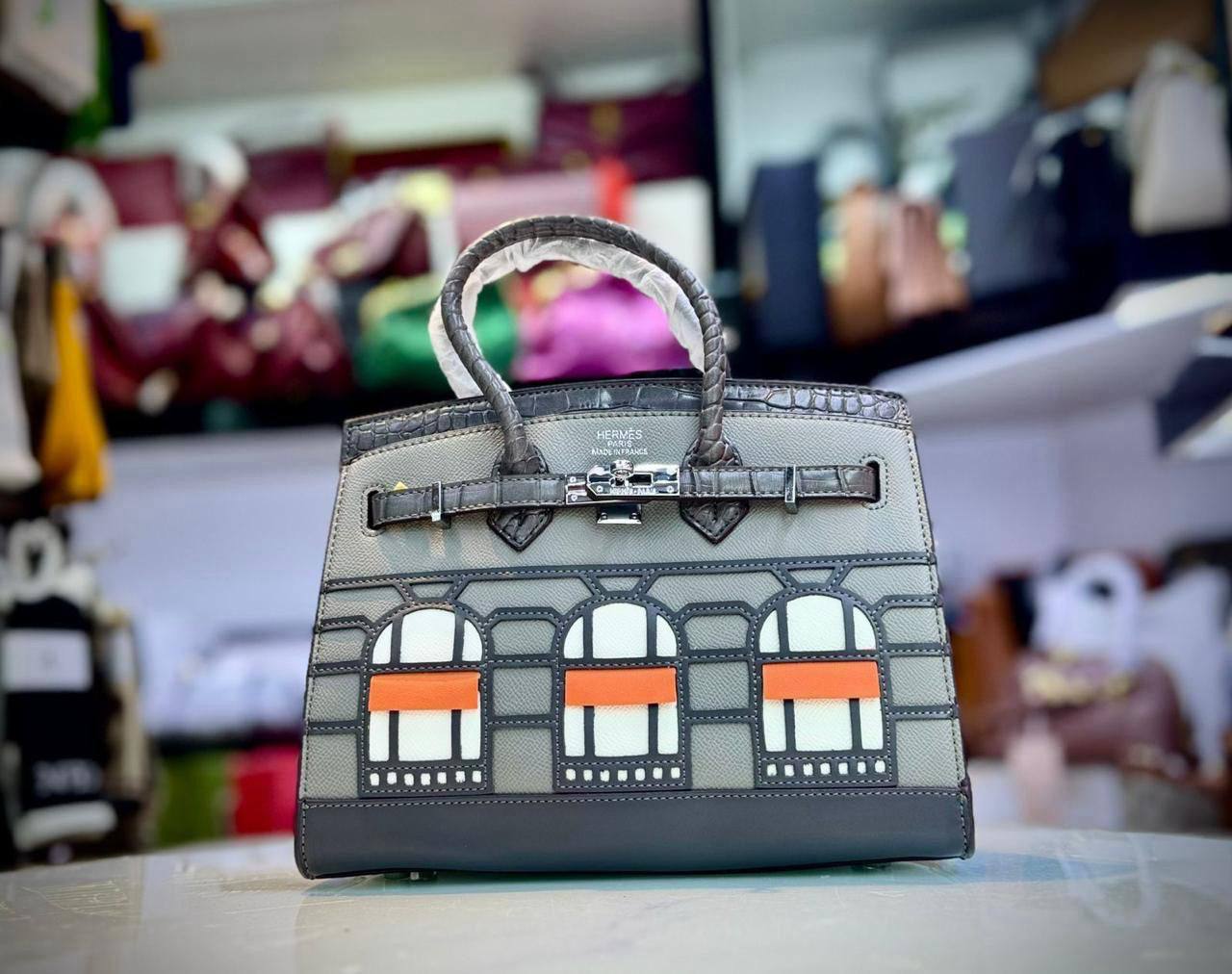 Hermes
110 dhs✅

Zain90
♥️♥️♥️