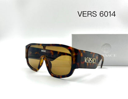 VERSACE💥*
Sunglasses 🕶️ 
good quality 💯
With master box 🗃️ 
50 dhs✅

Zain273
♥️♥️♥️