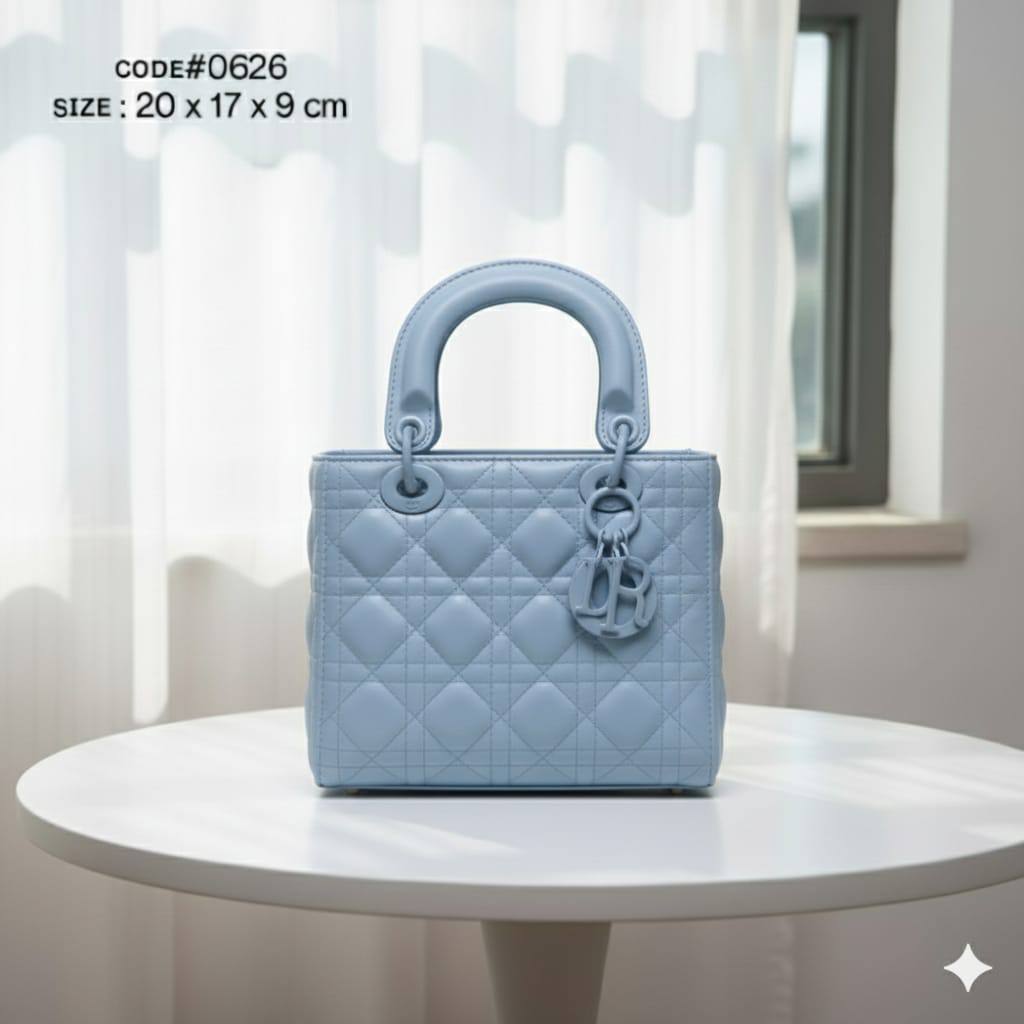CHRISTIAN LADY DIOR
ᴍᴀᴛᴛᴇ ʟᴇᴀᴛʜᴇʀ ᴍᴀᴛᴇʀɪᴀʟ
ᴡɪᴛʜ ʟᴏɴɢ ʙᴇʟᴛ sᴛʀᴀᴘ
sɪᴢᴇ : 20 cm

70 dhs🪙🌨️

Zain31
♥️♥️♥️
