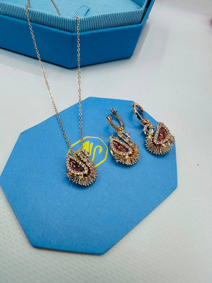 SWAROVSKI 
Necklace 😍
Earring 🍁
Master quality 💯
With normal boxes 🗃️ 
105 dhs✅

With master box 📦 
140 dhs✅

Zain216
♥️♥️♥️