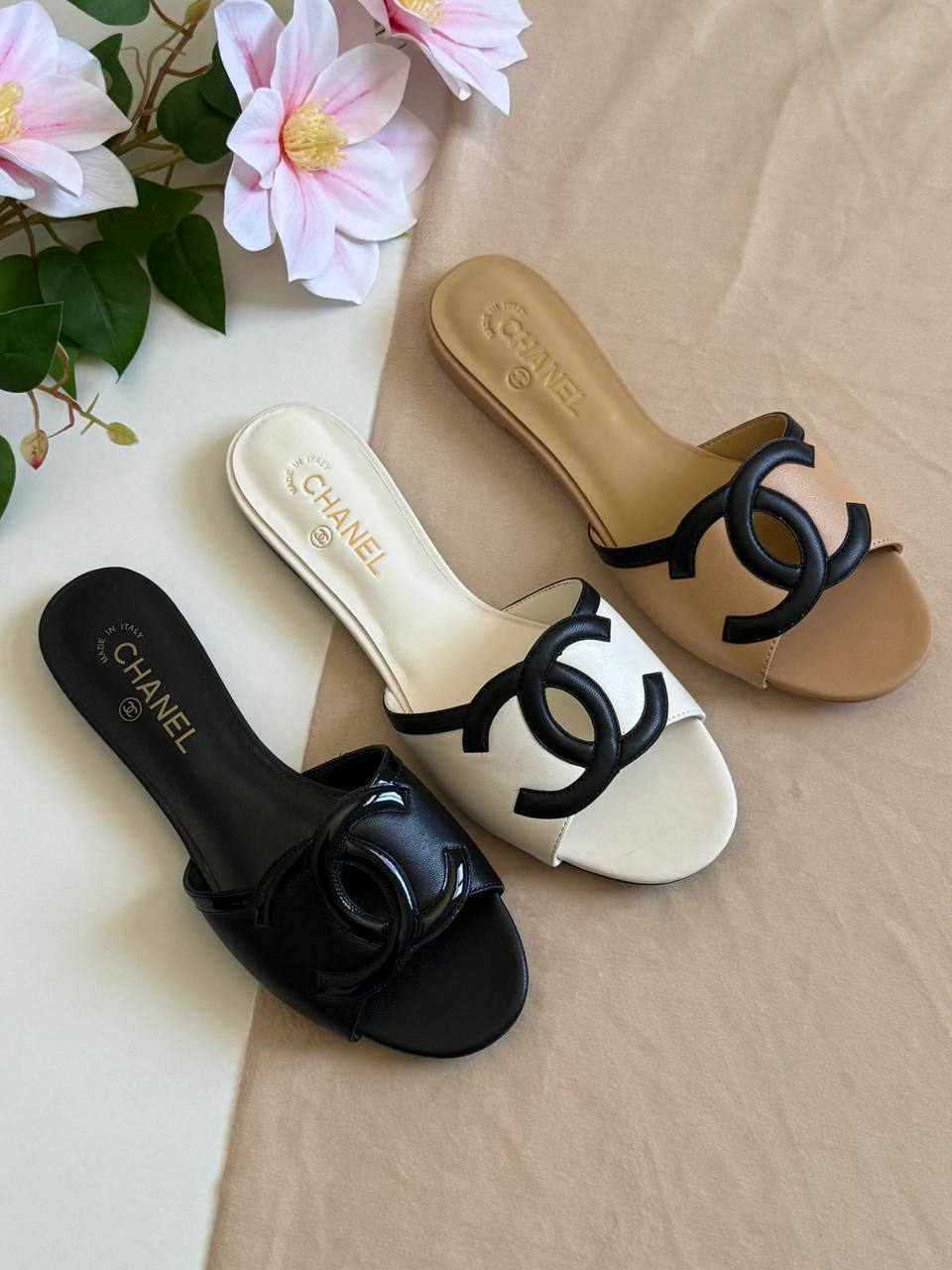 Chanel 🖤
✨ 𝐍𝐞𝐰 𝐂𝐨𝐥𝐥𝐞𝐜𝐭𝐢𝐨𝐧
✨ 𝐒𝐮𝐩𝐞𝐫 𝐌𝐚𝐬𝐭𝐞𝐫 𝐐𝐮𝐚𝐥𝐢𝐭𝐲
✨ 𝐀𝐯𝐚𝐢𝐥𝐚𝐛𝐥𝐞 𝐍𝐨𝐰
✨ 𝐒𝐢𝐳𝐞𝐬: 𝟑𝟔 — 𝟒𝟏
450 dhs✅

Zain298
♥️♥️♥️
