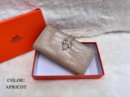 ʜᴇʀᴍᴇs WALLET
ɢᴏʟᴅ ʜᴀʀᴅᴡᴀʀᴇ
ᴡɪᴛʜʙᴏx
Crocs material
35 dhs💓

Zain56
♥️♥️♥️