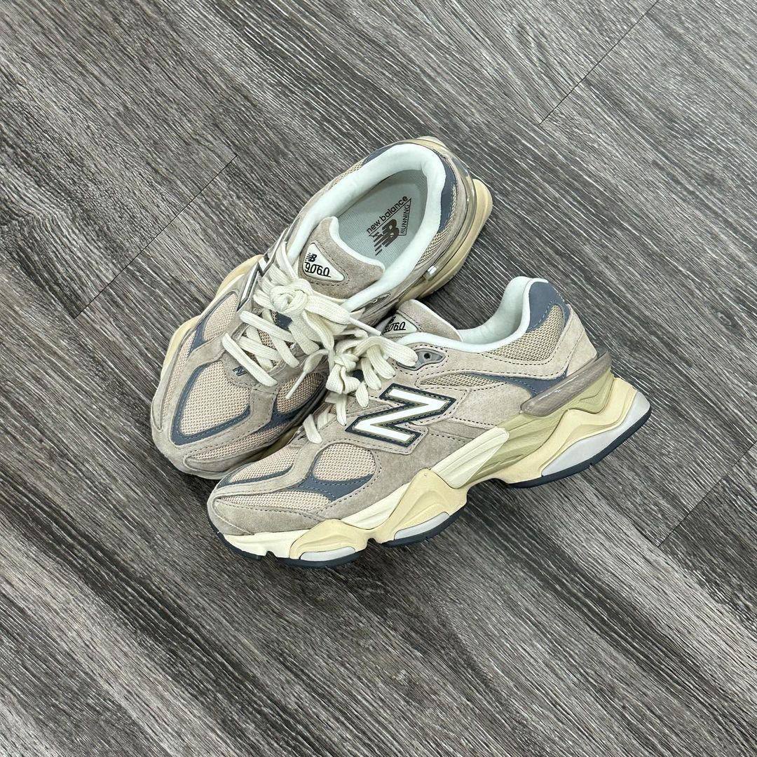 NB - 
New Stock 💓💓💓
Size 36-45 
Ladies Shoes Size 36-41
140 dhs💓

Zain183