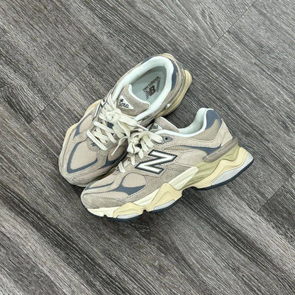 NB - 
New Stock 💓💓💓
Size 36-45 
Ladies Shoes Size 36-41
140 dhs💓

Zain183