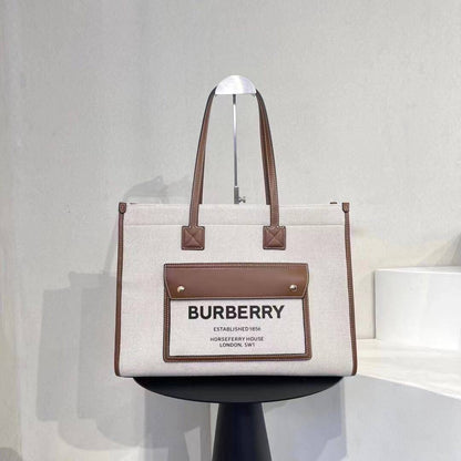 Burberry  
95 dhs✅   
36 cm 

Zain253
♥️♥️♥️