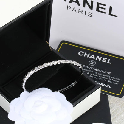Chanel
BANGLE WITH RING 
70 dhs🪙🌺

Zain89
♥️♥️♥️