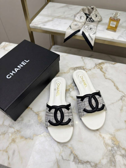 NEW CAME
CHANEL SLIPPER
GOOD QUALITY
100 dhs🇦🇪🇦🇪
Size 36 TO 41

Zain40
♥️♥️♥️