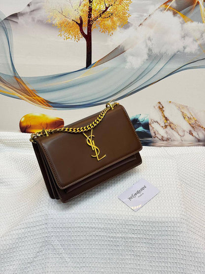 Ysl 
Best quality 

with box’s 
🎁🎁🎁

100 dhs✅
size 22 CM

Zain290
♥️♥️♥️