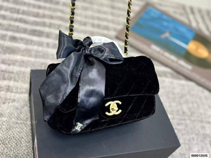 Chanel 
Master
270 dhs🪙🌨️
#20cm💕
#with box💕🥳💁‍♂️

Zain228
♥️♥️♥️