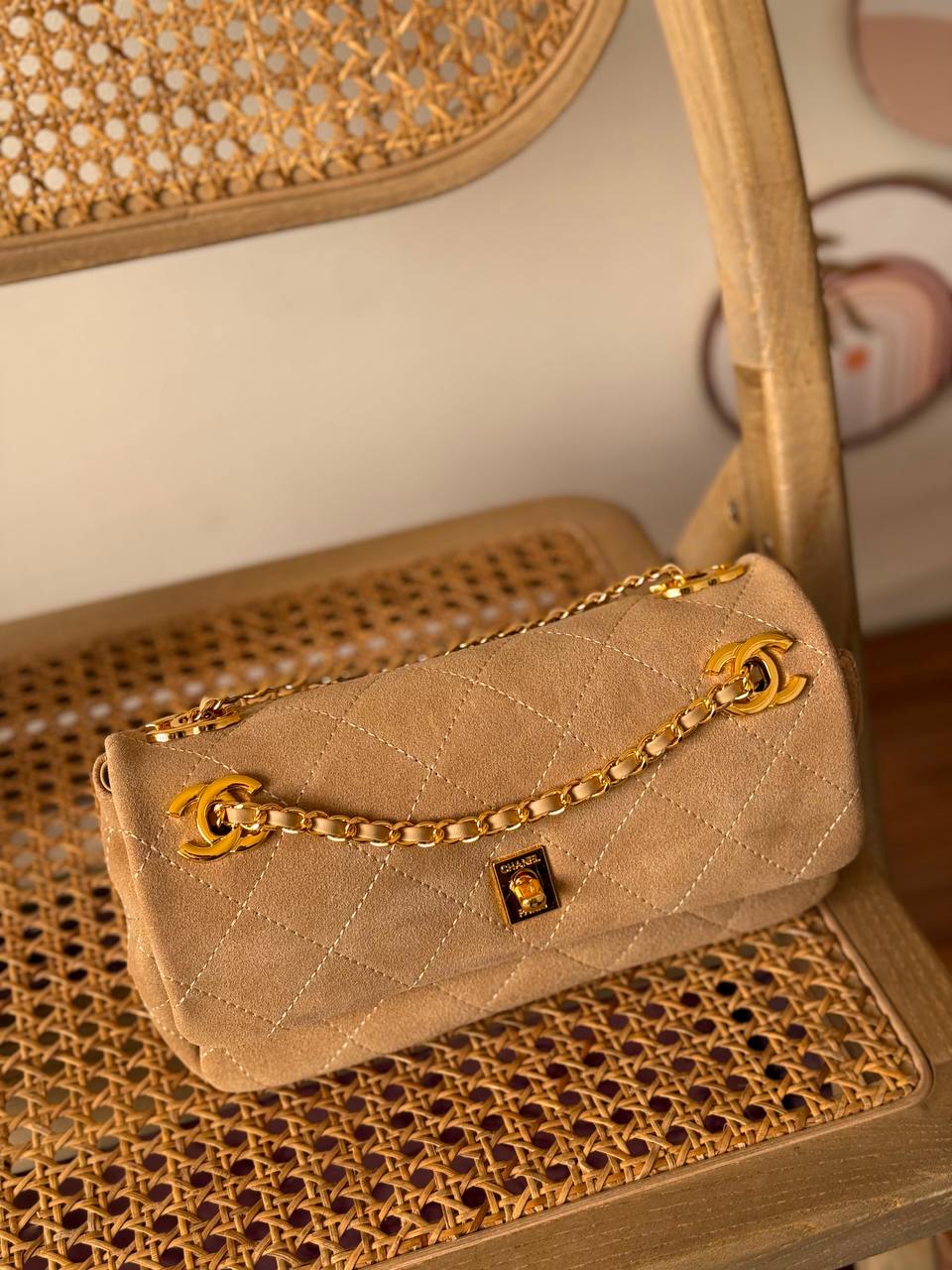 New Collection✨✨✨
CHANEL
25cm
370 dhs🇦🇪🇦🇪
*MASTER QUALITY*
With box🎁

Zain167
♥️♥️♥️