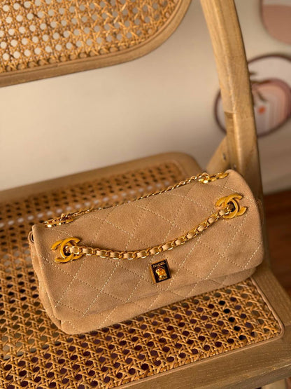 New Collection✨✨✨
CHANEL
25cm
370 dhs🇦🇪🇦🇪
*MASTER QUALITY*
With box🎁

Zain167
♥️♥️♥️