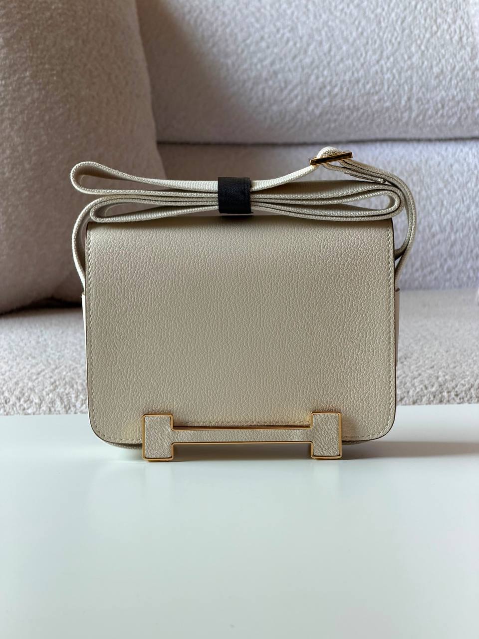 Hermes Getta 

20cm💕

master quality

😍with box❤️

360 DHS🇦🇪🇦🇪

Zain52
♥️♥️♥️