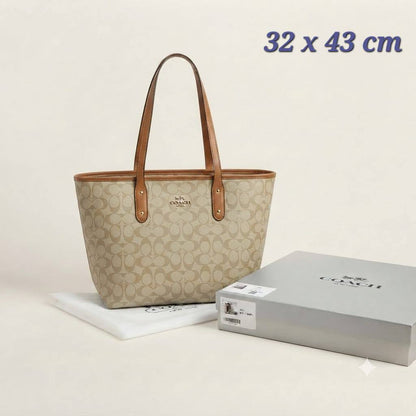 COACH City Zip Tote
Signature Coated Canvas
With zipper type
Gold hardware
With BOX
Large size

100 dhs🇦🇪🇦🇪

Zain239
♥️♥️♥️
