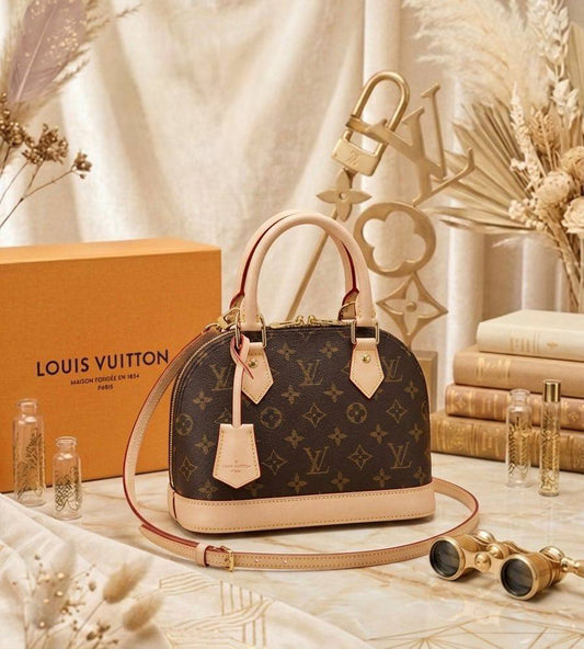 LV
Alma monogram
Gold Hardware
With Long Belt Strap
With BOX
🎁🎁🎁

Size : 25 cm

100 dhs✅

Zain239
♥️♥️♥️