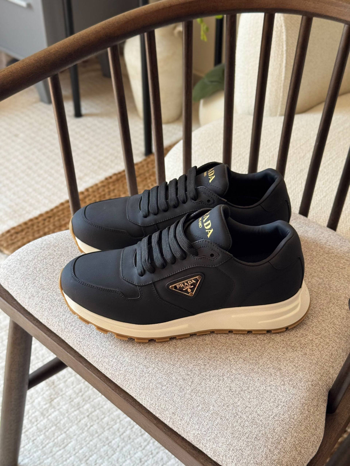 Prada Sneakers

Vip Quality

Size: 40 to 46
480 dhs🇦🇪🇦🇪

Zain185
♥️♥️♥️