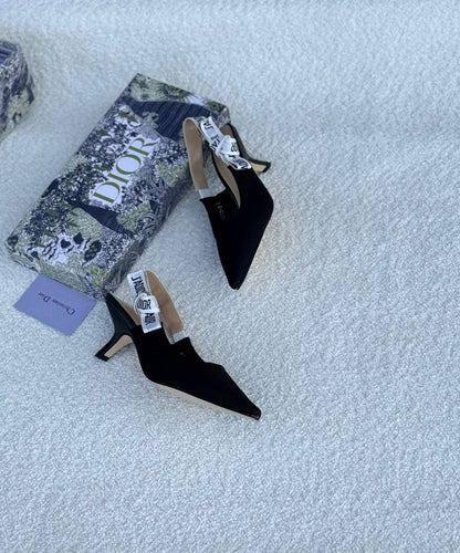 New. Dior Heel 

   Size  .  36.  to 41

100 dhs✅

Zain80
♥️♥️♥️