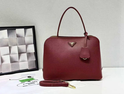 PRADA 
HIGH QUALITY 
120 dhs✅

Zain295
♥️♥️♥️