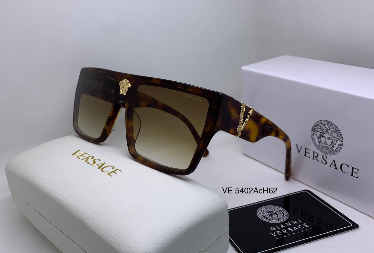 Master quality 
sunglasses 
180 dhs❣️

Zain126
♥️♥️♥️