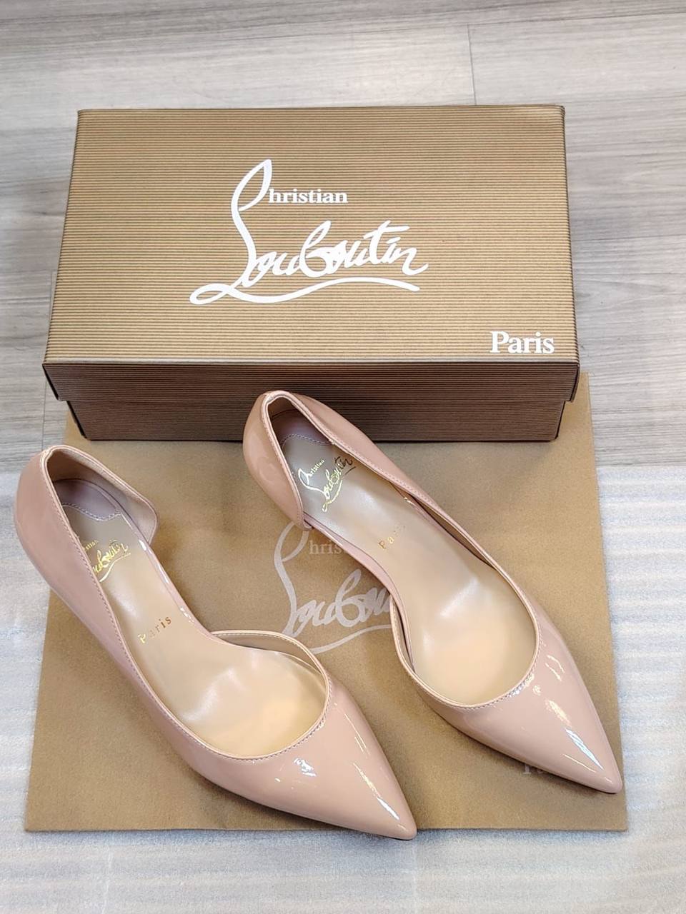 Christian louboutin
good quality 
Size 36to41
125 dhs✅

Zain16
♥️♥️♥️