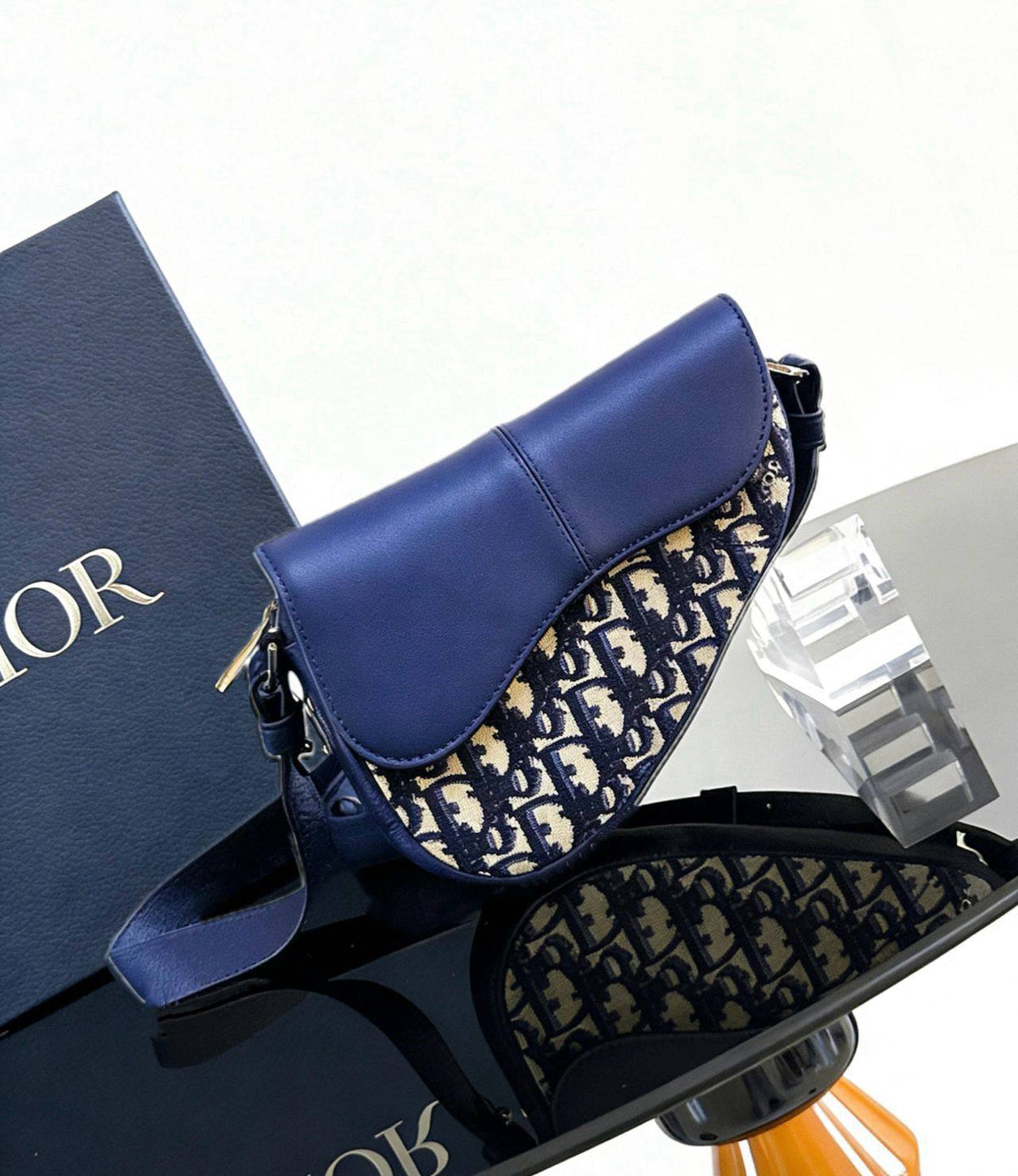 DIOR 

NEW CAME 
MINI SIZE 
UNISEX  
WITH BOX
95 dhs🇦🇪🇦🇪

Zain39
♥️♥️♥️