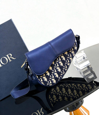 DIOR 

NEW CAME 
MINI SIZE 
UNISEX  
WITH BOX
95 dhs🇦🇪🇦🇪

Zain39
♥️♥️♥️