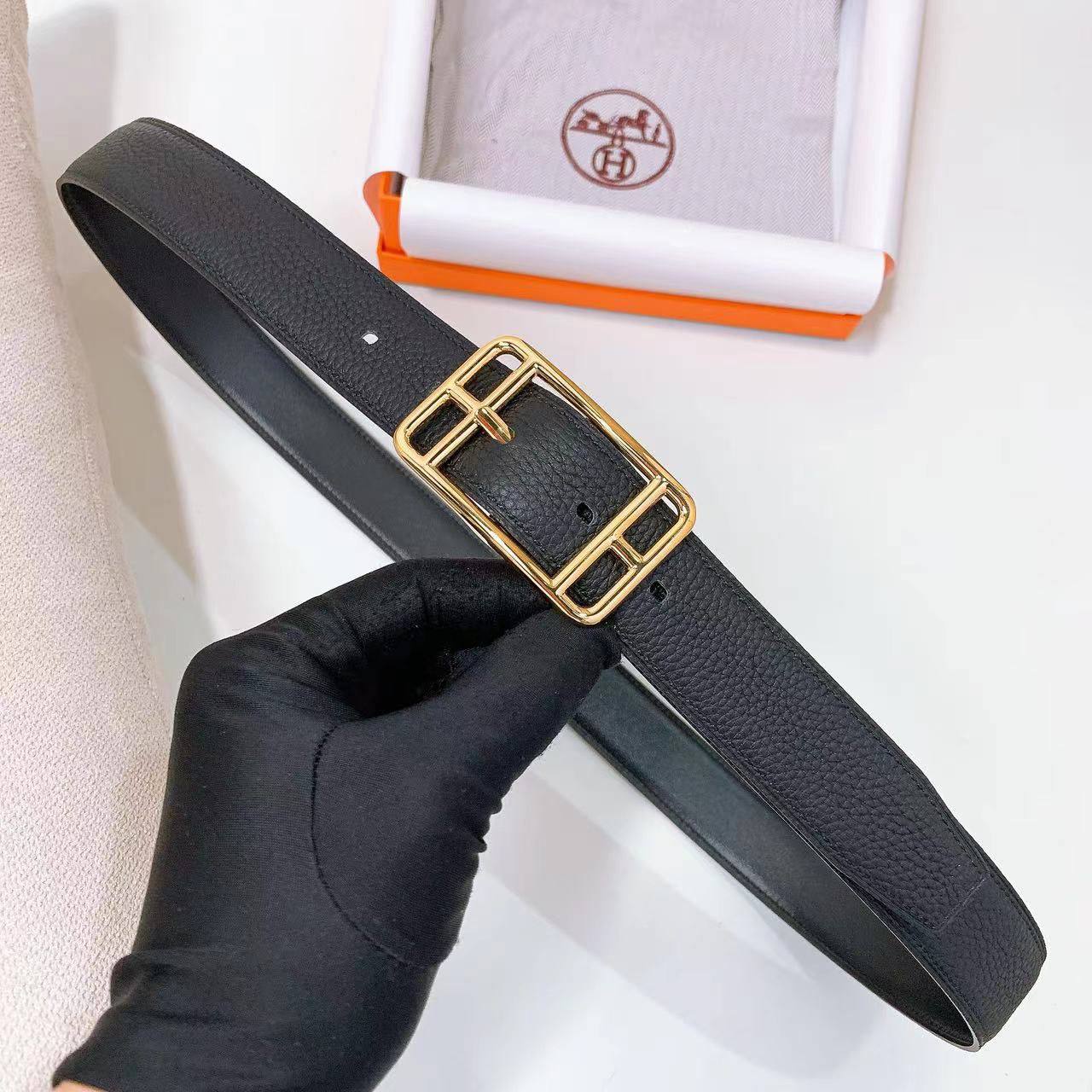 Hermes for men
💜*Super Master* 💜
320 dhs✅

Zain160
♥️♥️♥️